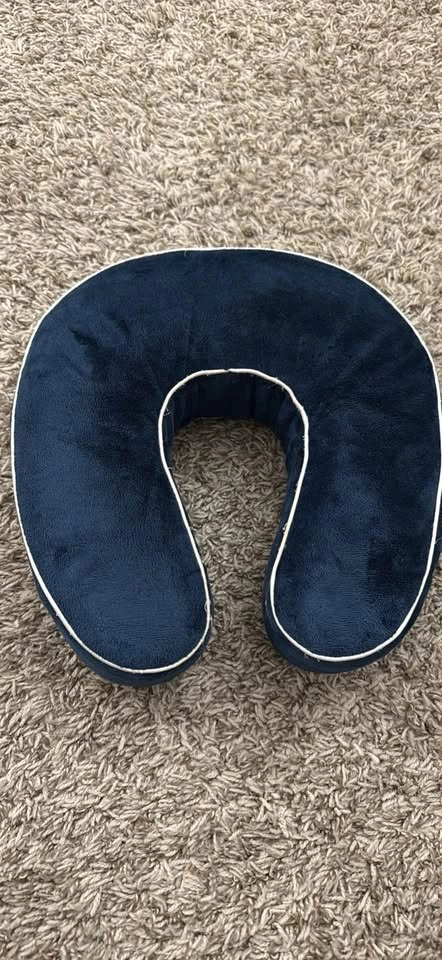 Travel Neck Pillows - photo 3