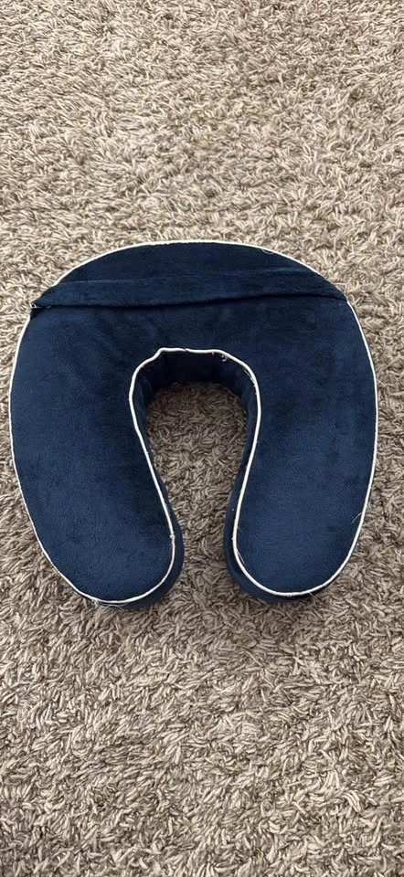 Travel Neck Pillows - photo 4