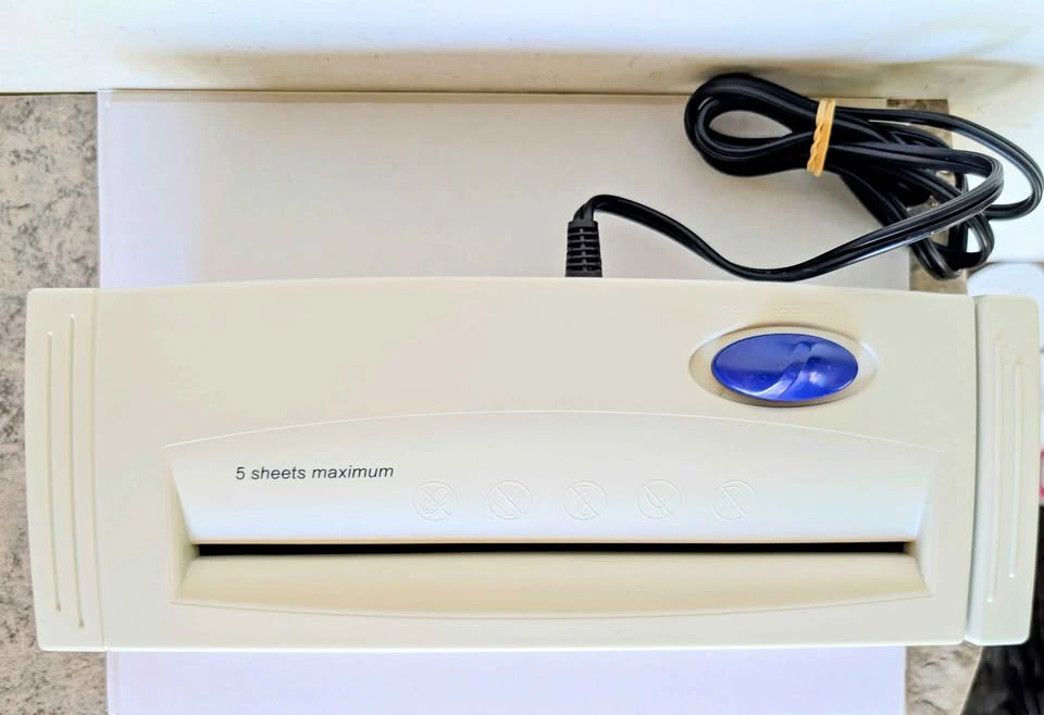5-Sheet Universal Strip Cut Paper Shredder Model SS6051