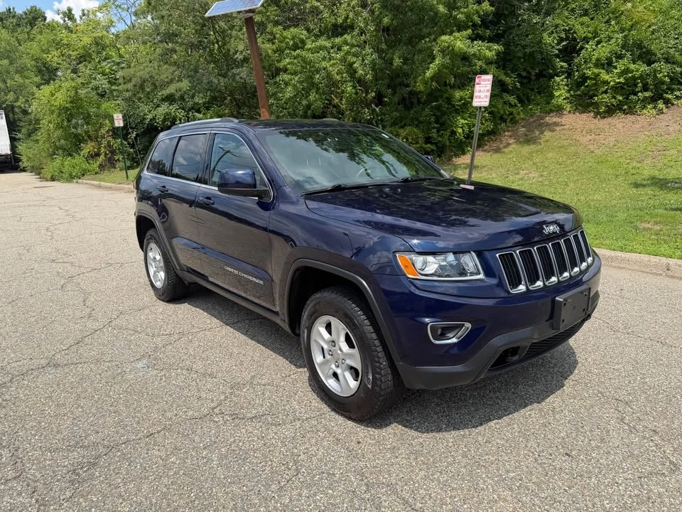 2014 Jeep Grand Cherokee Laredo Sport Utility 4D - photo 2