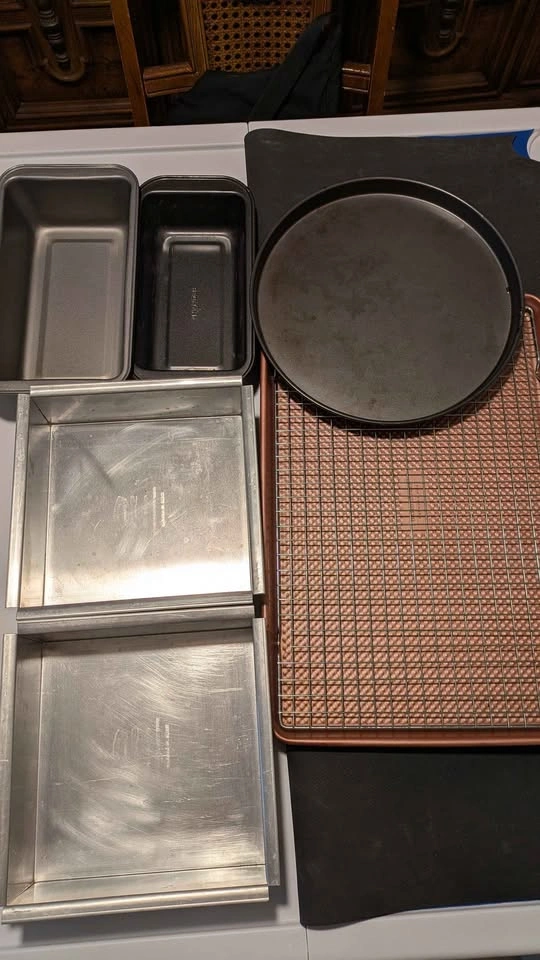 Assorted Bakeware Set