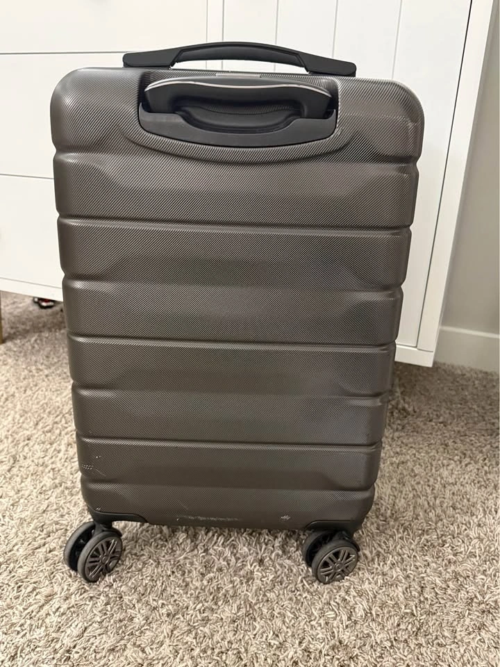 Carry on luggage - photo 2