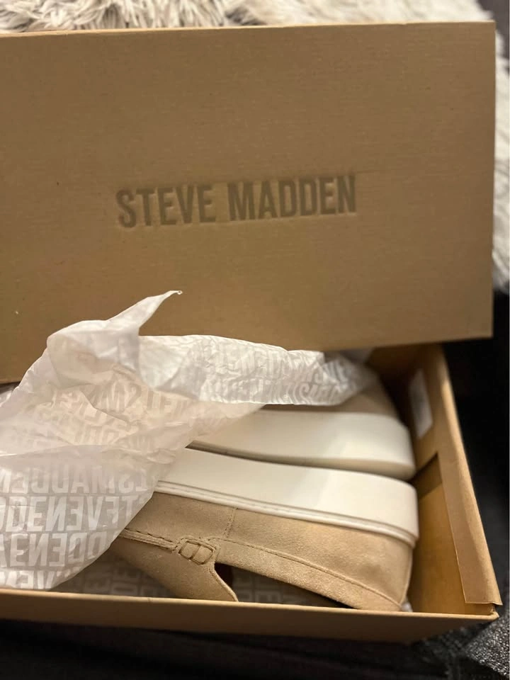 Steve Madden Suede Slip-On Sneakers - photo 4