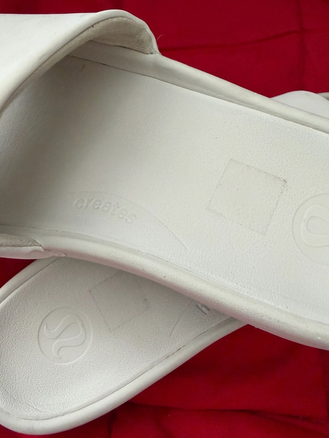 Lululemon Restfeel Slides - photo 4