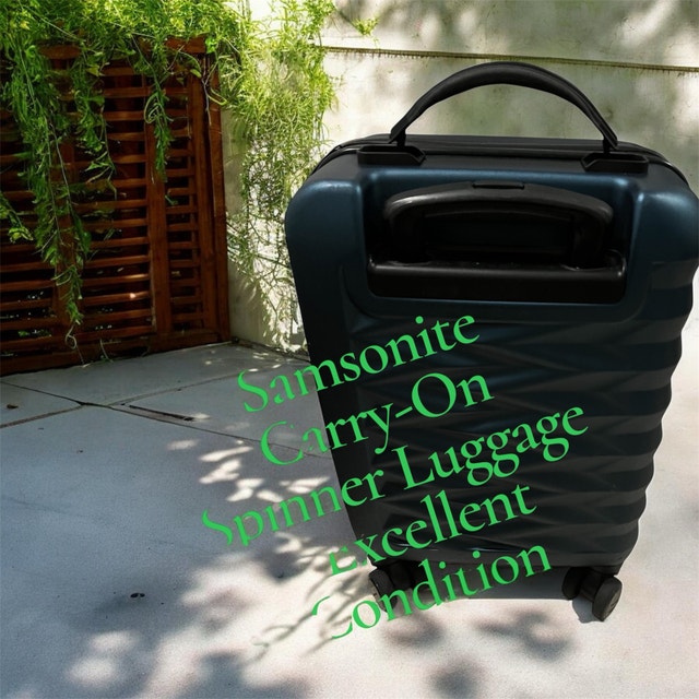 Samsonite Carry-On Spinner 20”