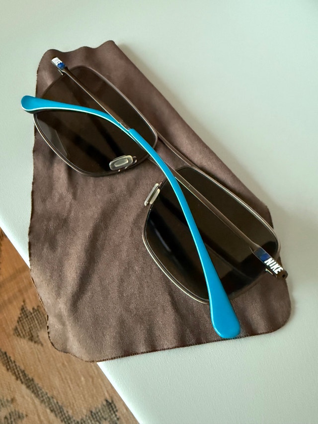 Nike Aviator-Style Sunglasses – Excellent Condition - photo 2