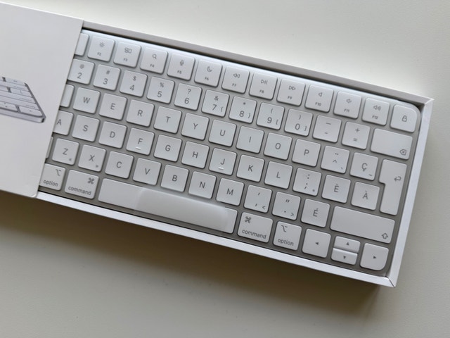 Apple Magic Keyboard – French (Canada) – Brand New