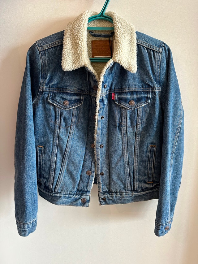 Levi’s Sherpa Trucker Jacket – XS – Brand New (Tags)