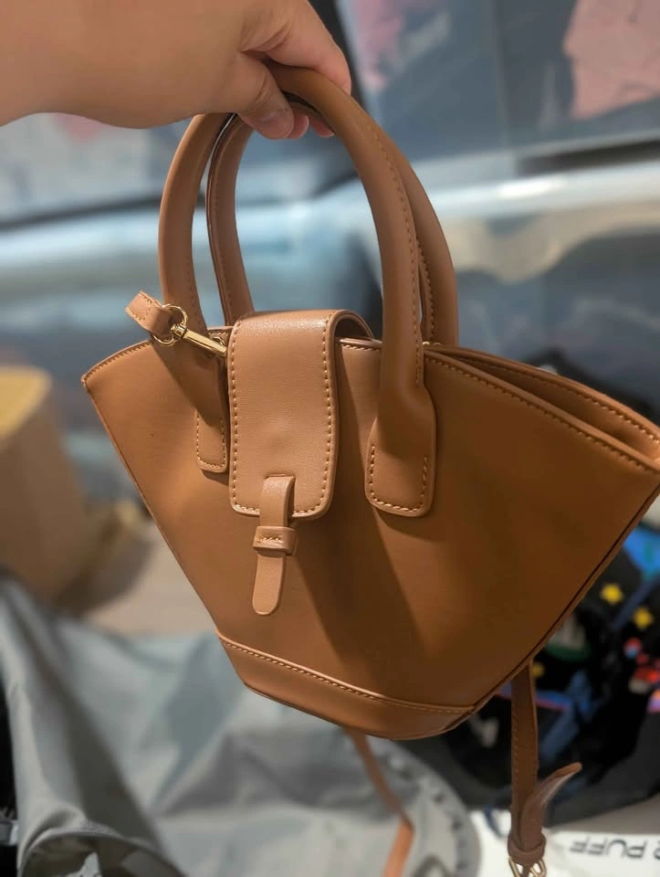 Tan Winged Crossbody Handbag (Paris/64 inspired) - photo 3