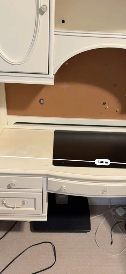 Hutch and Desk - photo 3