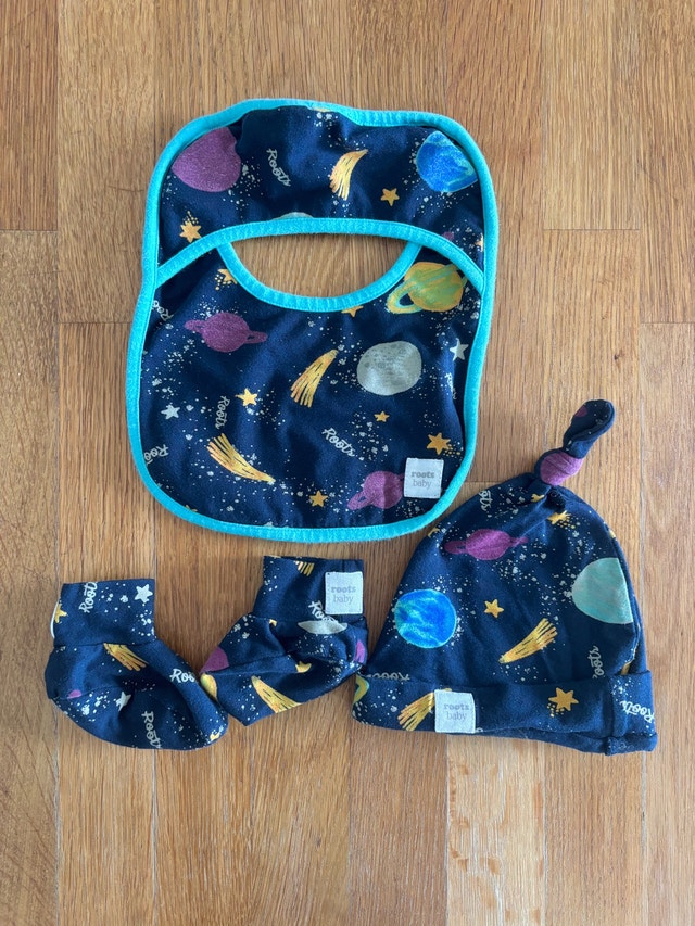 Newborn Hats, Mitts, Socks, and Booties - photo 2