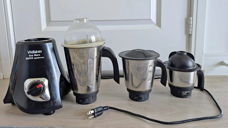 Vidiem Eva Nero Mixer Grinder – 3 Stainless Steel Jars
