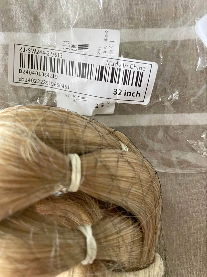 Blond long clip ins