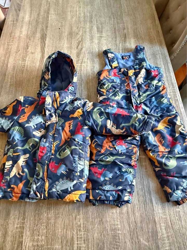 The Children's Place 2T Dinosaur Snowsuit Set