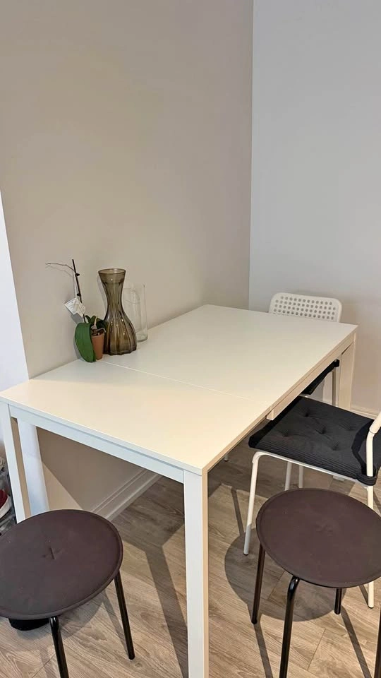 IKEA VIHALS Extendable Table