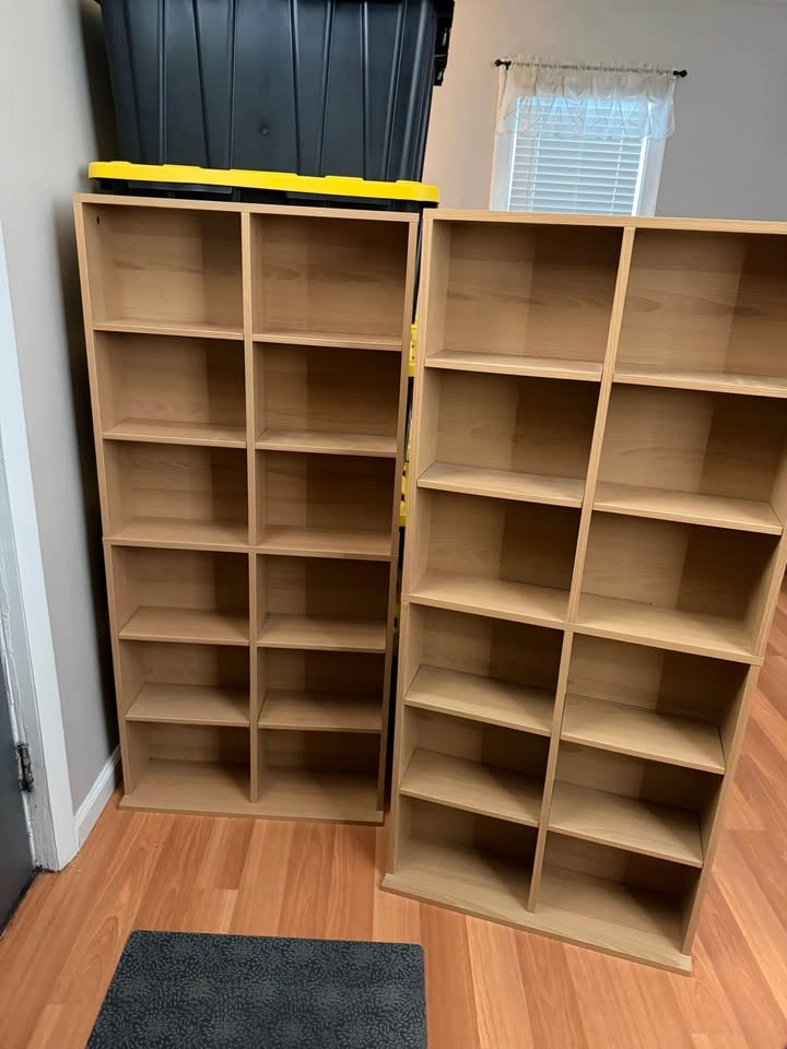 3 Wooden Media Storage Towers / Bookshelves - photo 2