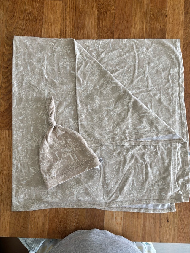 2 Swaddle Wrap Sets