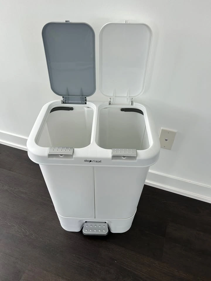 Dual Trash & Recycling Bin Step N’ Sort – White - photo 2