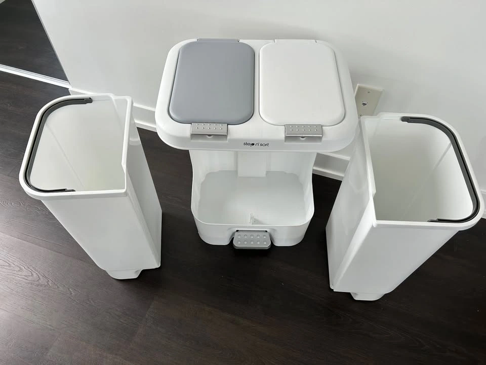 Dual Trash & Recycling Bin Step N’ Sort – White - photo 3