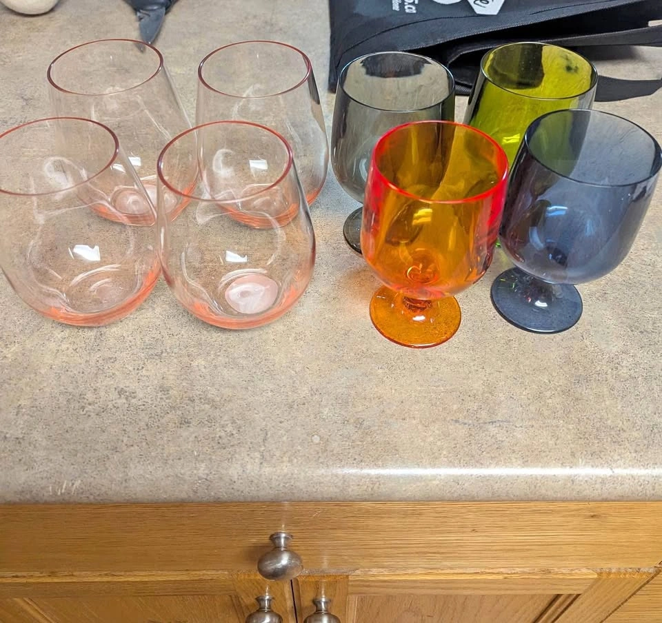 Plastic wine cups
