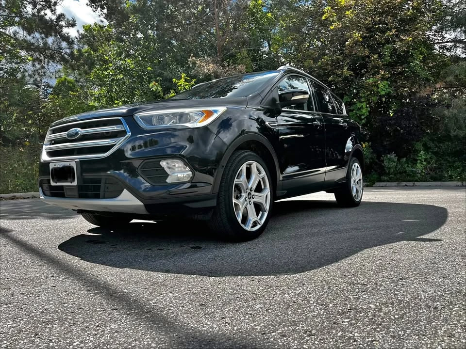 2017 Ford Escape Titanium LOW KM's