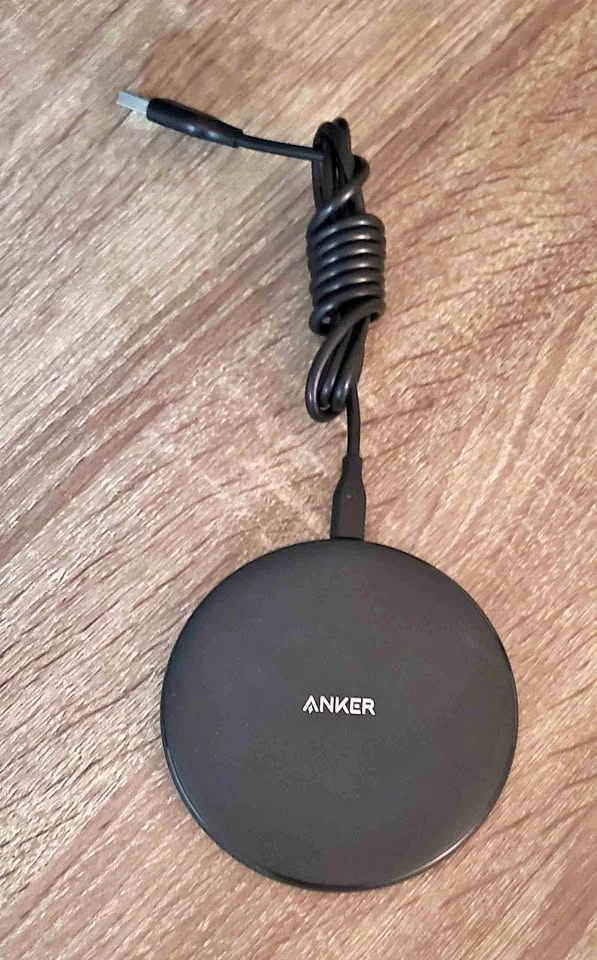 Anker PowerWave 10 Fast Wireless Charging Pad