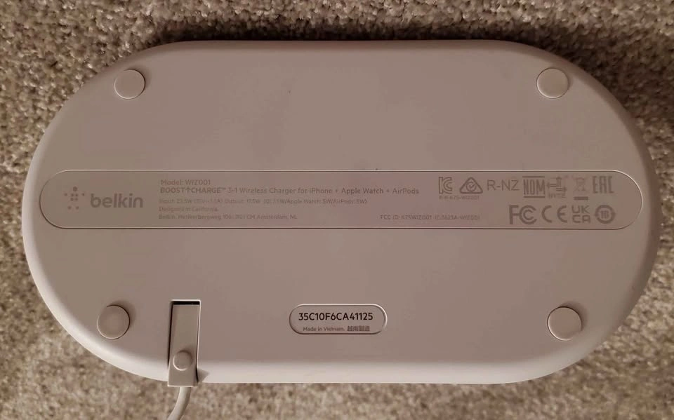 Belkin APPLE 3-in-1 Wireless Charger for Apple or Android - photo 4