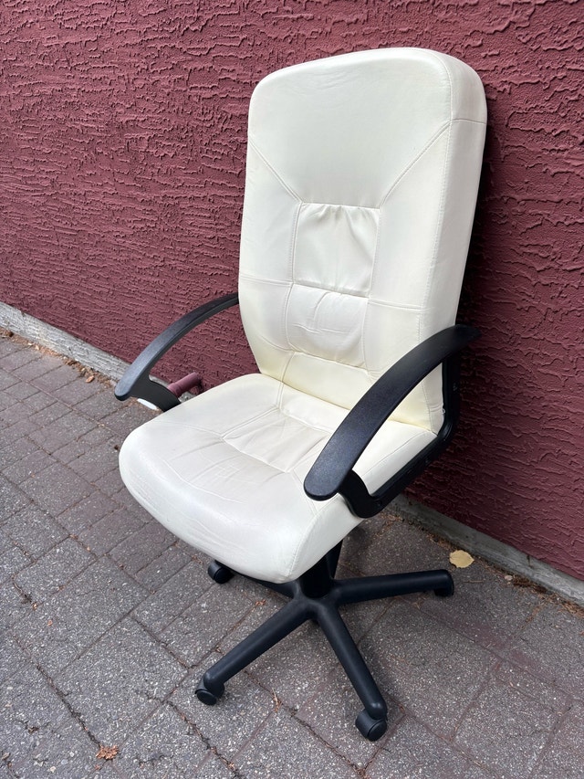 IKEA swivel chair - can deliver - photo 3