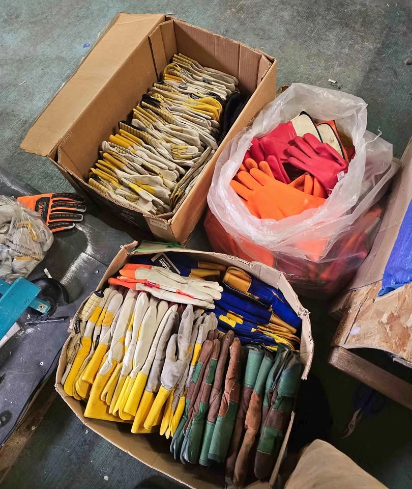 Big selection of work gloves