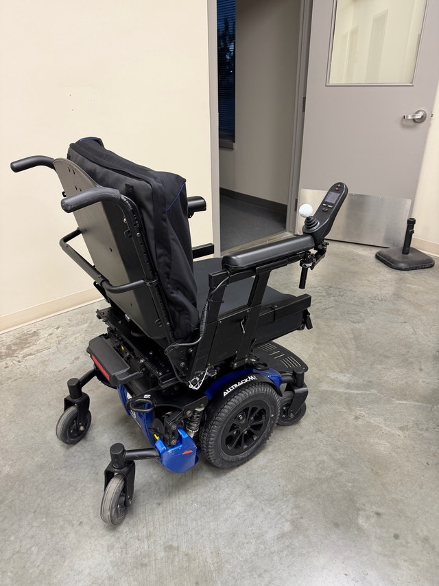 Amlior AllTrack M3 Power Wheelchair - photo 2