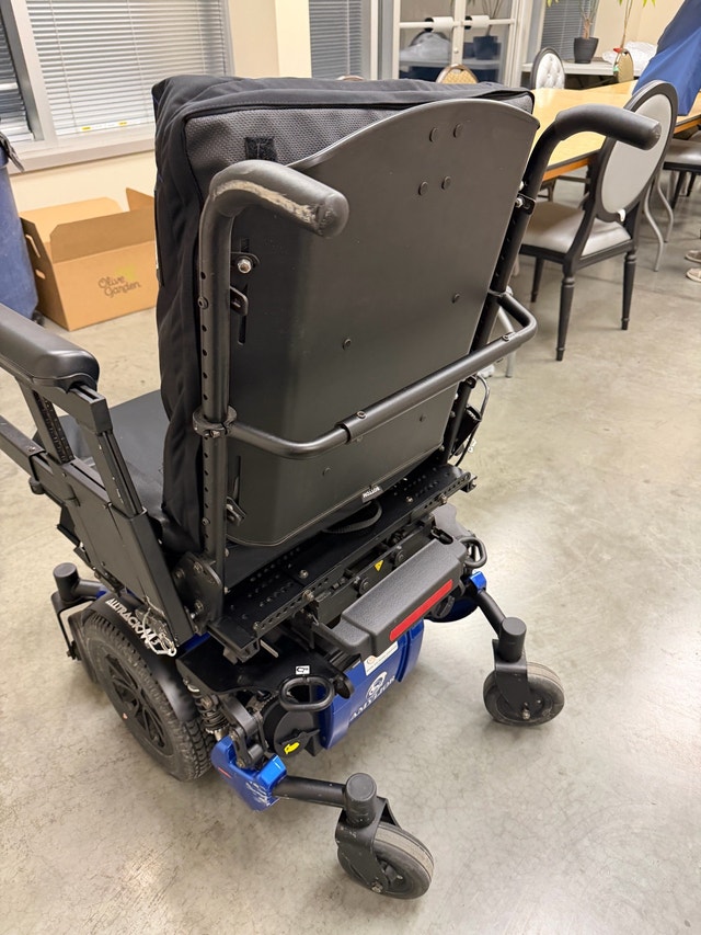 Amlior AllTrack M3 Power Wheelchair - photo 4