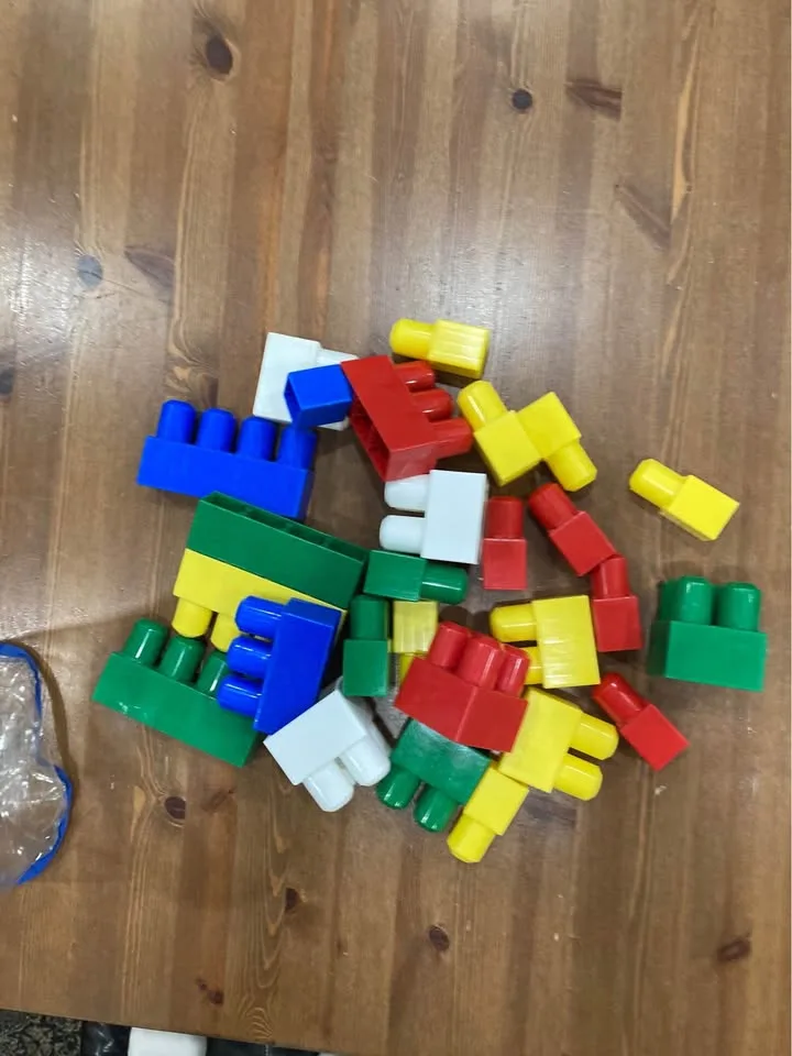 Mega Blocks / Bloks 27 blocks included image indicator(2)