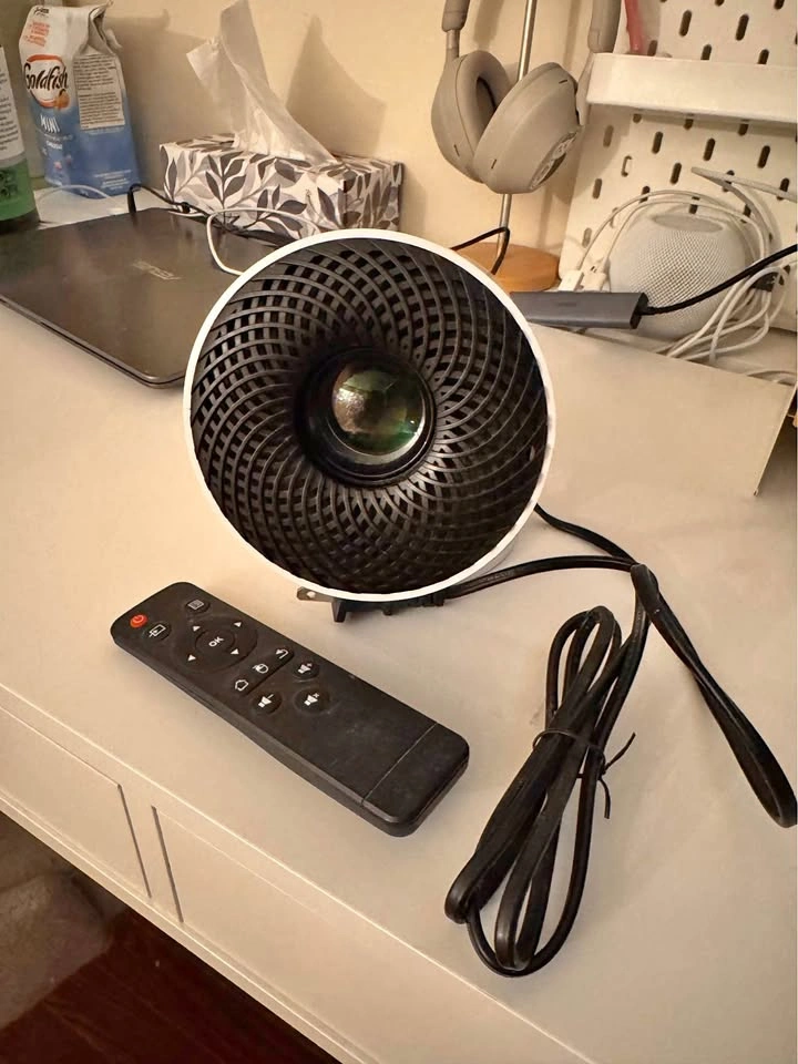 GKLPD Portable Projector