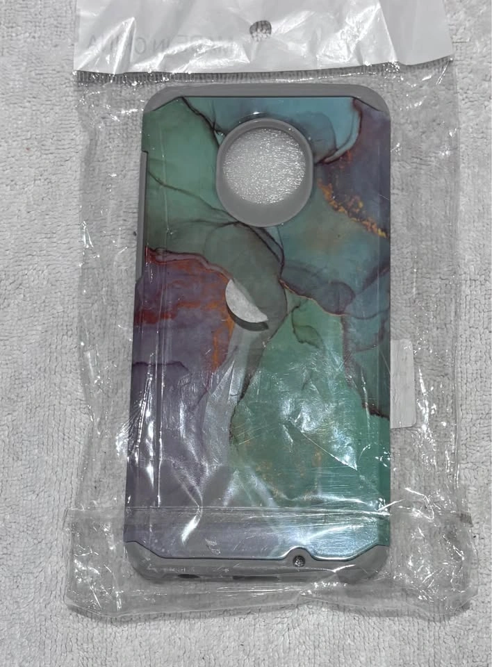 Various phone cases - $5 each - photo 3