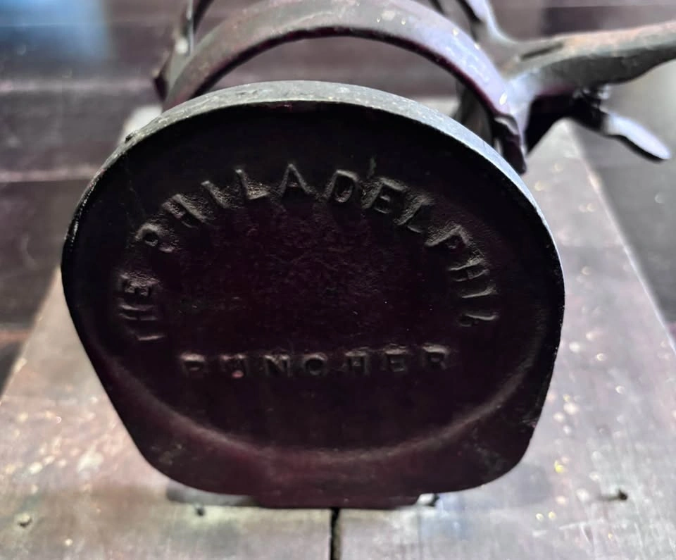Antique cast-iron Philadelphia Asparagus Buncher - photo 2
