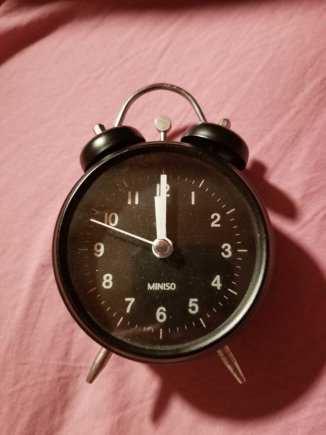 free broken small clock