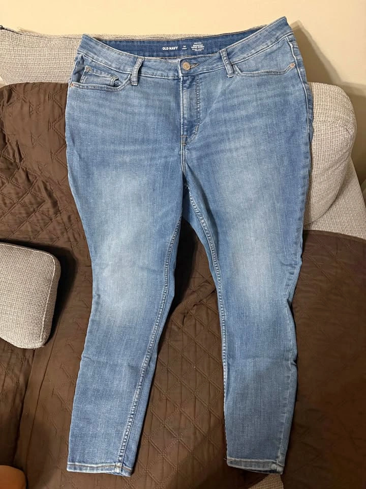 Old Navy Super Skinny Jeans