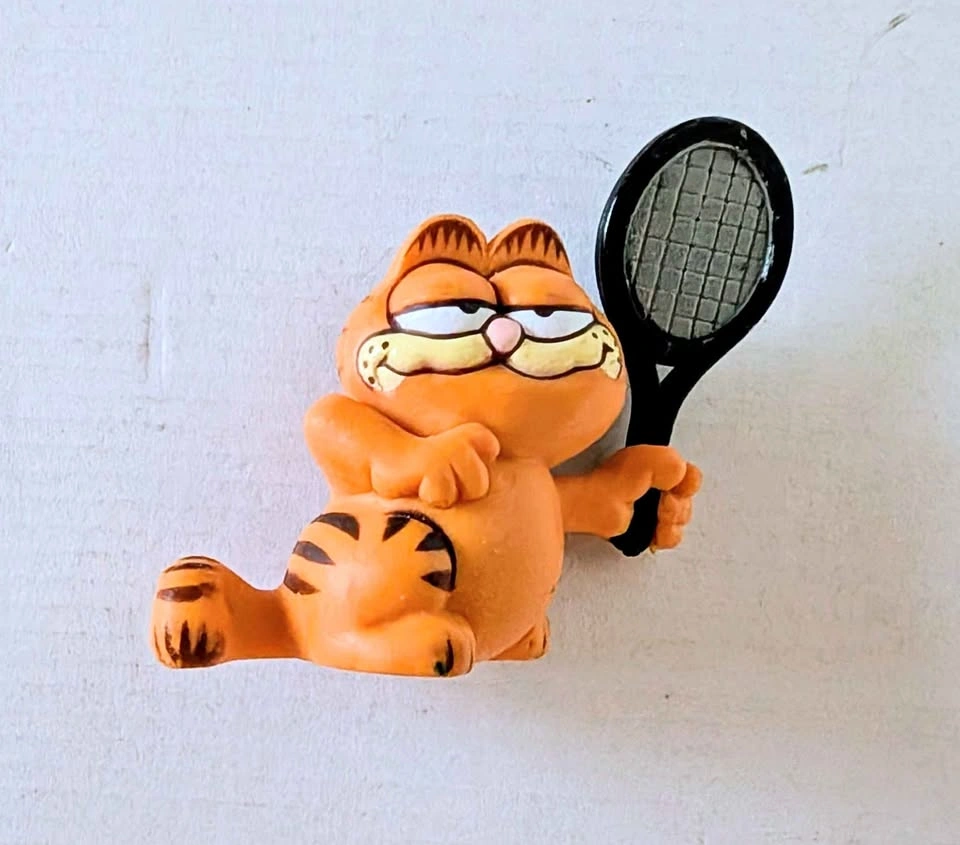 Vintage 1981 United Feature Syndicate Garfield Tennis PVC Figuri