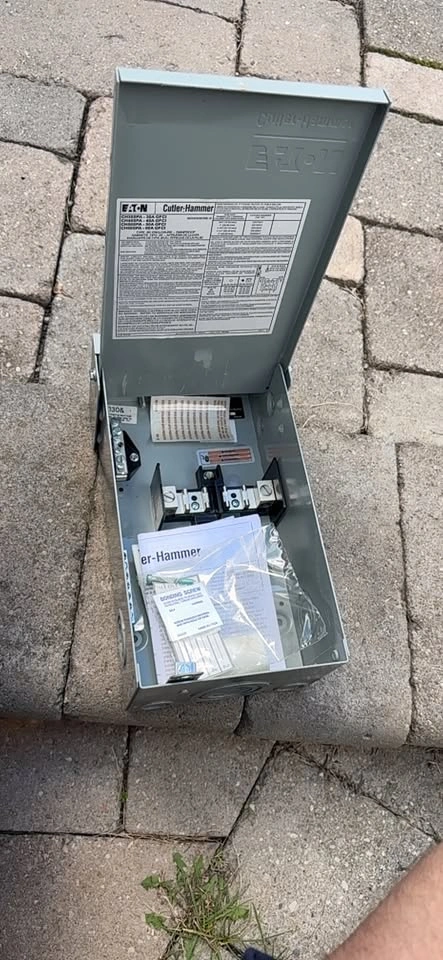 Cutler-Hammer CH50SPA Electrical Panel - photo 2