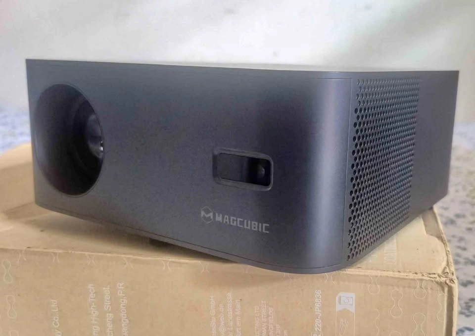 Proyector Magcubic HT600 550ansi