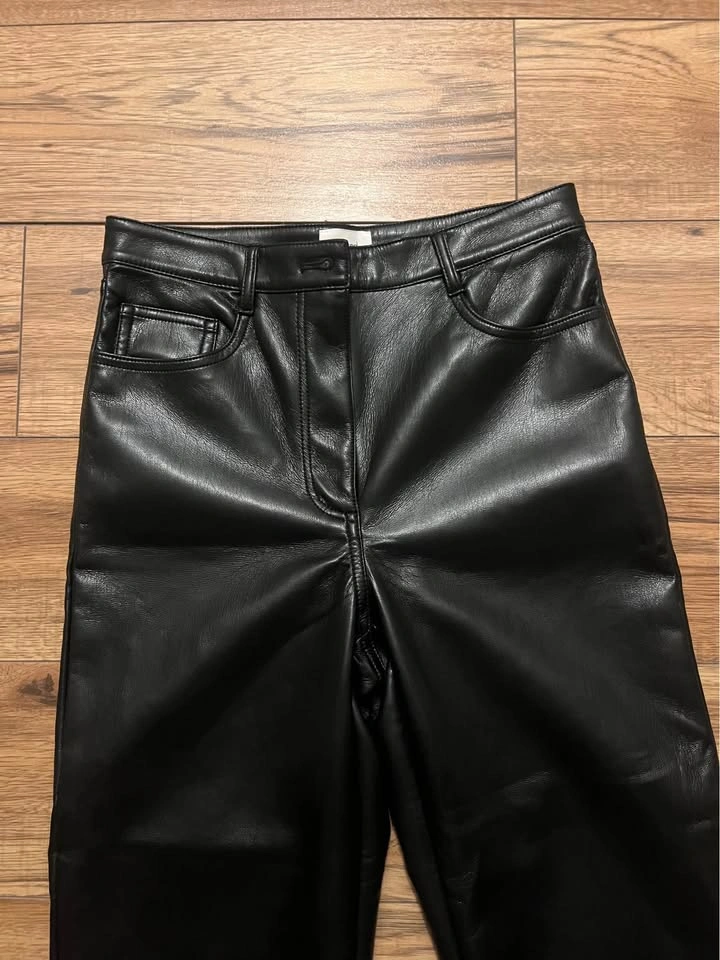 Aritzia Wilfred Vegan Leather Cropped Pants – Women’s Size 4 - photo 3