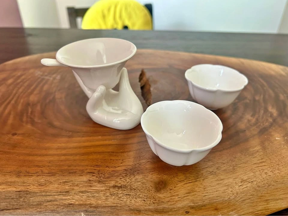 White Porcelain Tea Cup Set