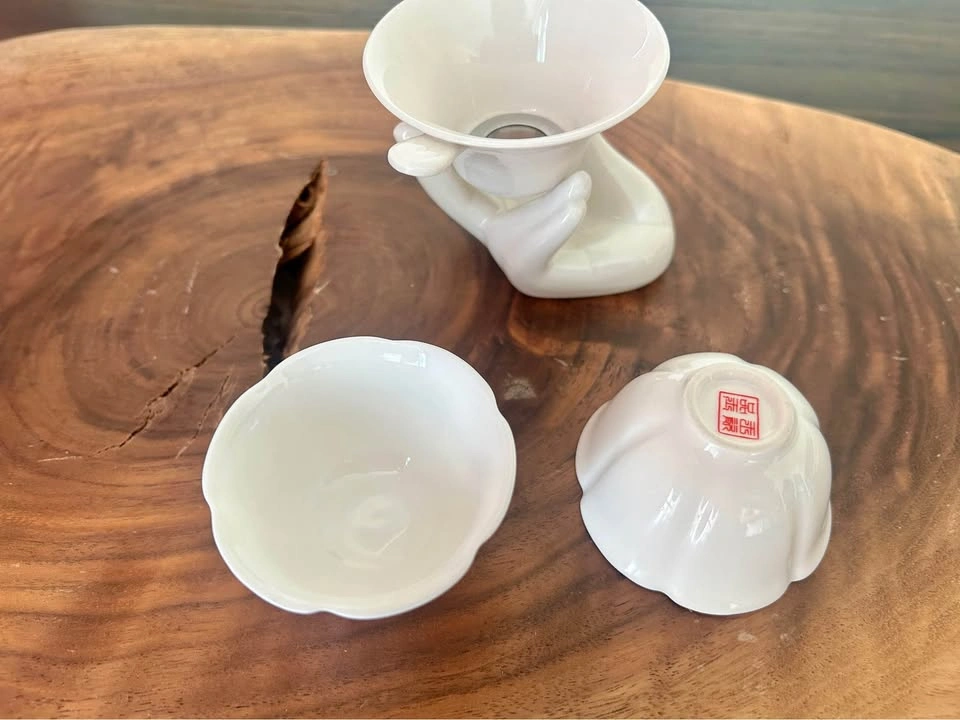 White Porcelain Tea Cup Set - photo 3