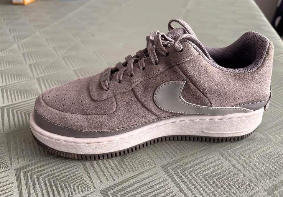 Nike Air Force 1 Women’s size 8.5 Grey - photo 3