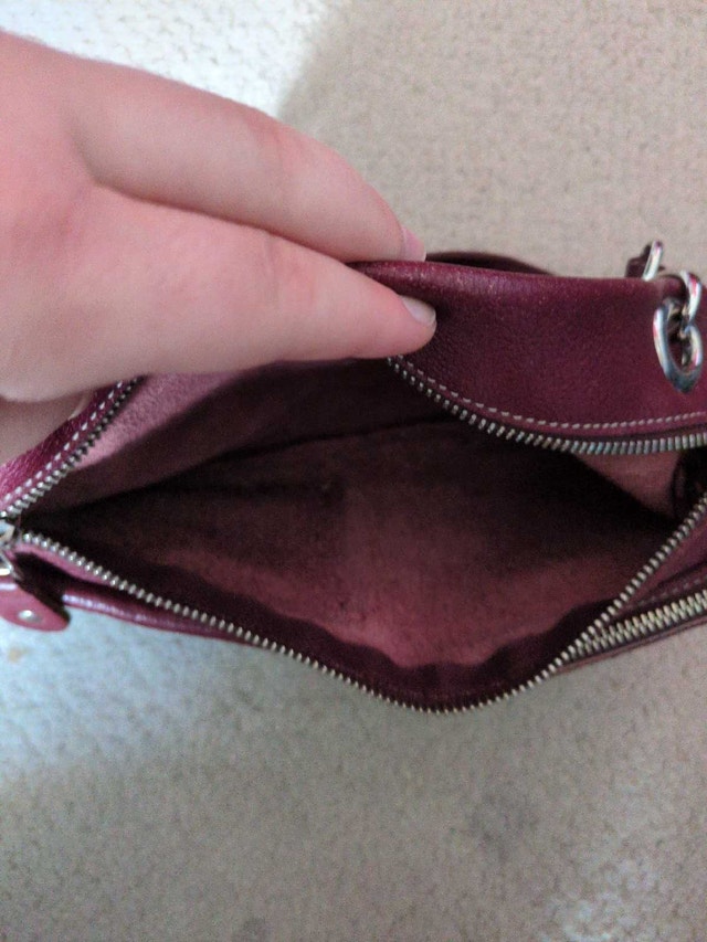 Vintage Roots Canada Red Leather Villager Crossbody Bag - photo 3