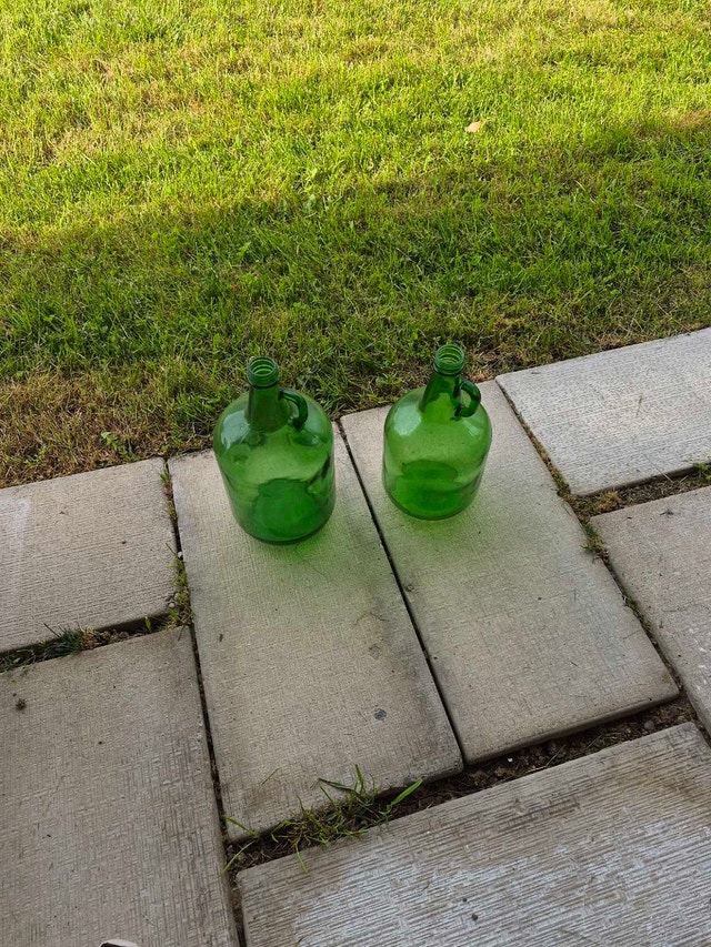 Green wine jugs - photo 2