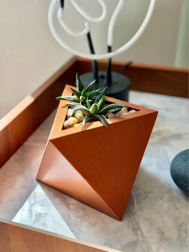 Geometric Copper Planter with succulent - photo 5