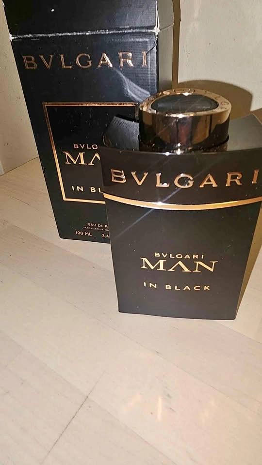 Cologne perfume