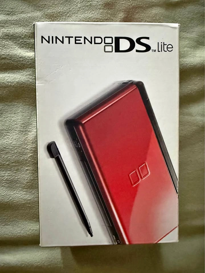 RED Nintendo DS Lite MINT (CIB)