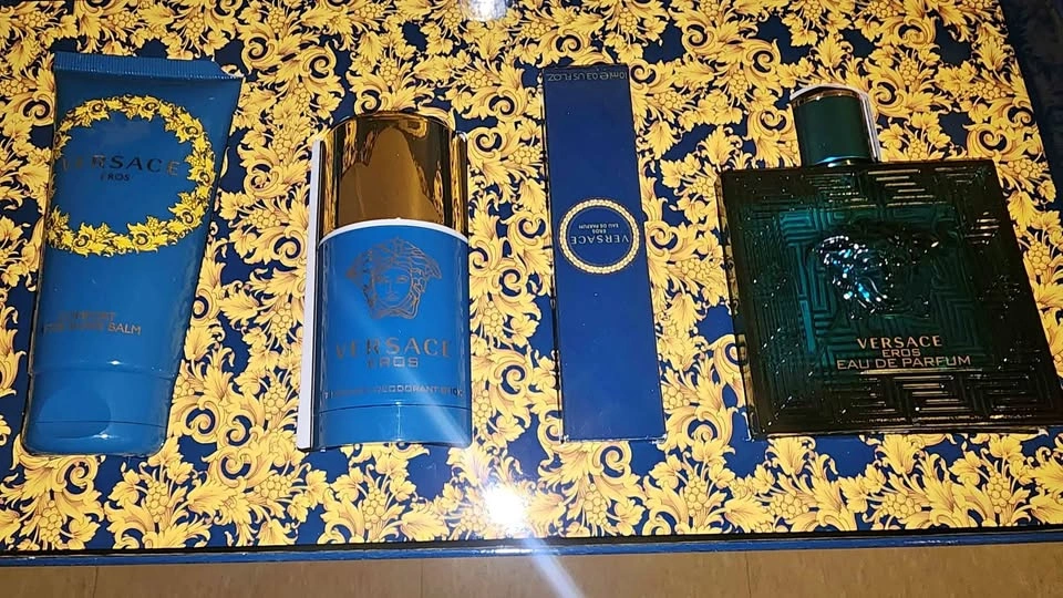 Cologne perfume